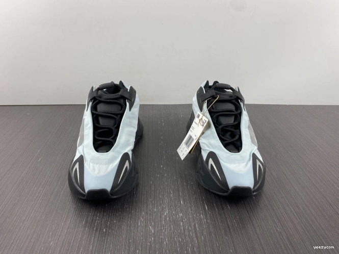 MNVN GZ0711 Blue 700 Yeezy Tint Boost Adidas 0801